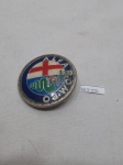 Antigo escudo da Alfa Romeo em plástico duro, o plástico frontal esta rachado. Medindo 5,5cm de diâmetro.