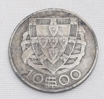 Portugal - Moeda de 10 escudos em prata 835, datada de 1932, período República Portuguesa. Medindo 30mm, pesando 12,5 gramas.