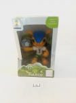 BONECO FULECO MASCOTE OFICIAL DA COPA DO MUNDO DA FIFA DE 2014 COM CABEÇA E BRAÇOS ARTICULADOS EM PLÁSTICO RÍGIDO CAIXA LACRADA. MEDIDA. CAIXA 18 CM X 12 CM X 10 CM