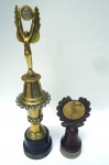 2 troféus - 1 deles Piazza - de esportes de quadra conforme fotos - anos 70/80  32 cm e 16 cm altura