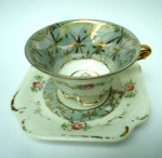 Xícara 7 x 4,5 cm  e pires quadrado em porcelana 9,5 cm - casca de ovo - filetada a ouro 