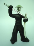 Samurai  em resina - importado - Japão - 12 cm de altura - com 2 espadas