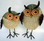 Par de Corujas em metal com crochê - lindas peças importadas 28X17 E 24X16cm respectv.