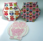 3 unidades : Corujinhas - enfeites tanto de parede como descanso de panelas - 16 x 16 cm cada