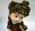 Menina Florista - pintada a mão - em estuque - peça muito delicada e decorativa nova - 22 x 10 cm