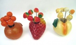 Lote de 3 porta-garfinhos para petiscos - em formato de frutas 8 x 6 cm média - 6 garfinhos em cada