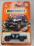 Miniatura Matchbox 20 Jeep Gladiator,  Escala 1/64, Lacrada, Item no estado conforme fotos. Carrinho de coleção.