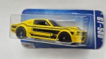 Miniatura Mustang Shelby GT 500, escala 1/64, lacrado, cartela cortada