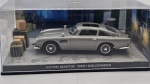 Miniatura Aston Martin DB5 Goldfinger, escala 1/43, coleção 007, base e acrílico originais, item de colecionador 