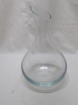 Lindo decanter de vinho em cristal Atlantis português - Vista Alegre. Medindo 26,5cm de altura x 16,5cm de bojo.