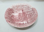 Travessa redonda funda bowl em porcelana inglesa, cena carruagem, vermelha e branca. Medindo 23cm x 7cm de altura