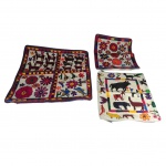 Terno de capas chilenas para almofadas bordadas à mão em lã com motivos regionais, fecho eclair. 54 x 42 e  33 x 39 cm.