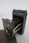VINTAGE- Câmera fotográfica dobrável EASTMAN KODAK CO MADE IN U.S.A., câmera sanfona (fole) 1910 - 1913 Autographic, Film No 620.. Apresentando Marcas do Tempo e pequenos sinais de Oxidação, peça não testada e sem garantia de funcionamento. Med. fechada 24 x 12 x 5,0