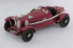 ITALIA- ALFA ROMEO 2300 - MONZA 1934. Escala 1:18. Fabricante: BURAGO . Miniatura em metal die-cast. Carrinho de coleção. Produzida em metal, apresenta pneus emborrachados, capot do motor articulado. Rodas se mexem com a direção. Med.  7,5 x 24 x 10 cm.