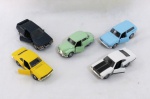COLECIONISMO - Cinco carrinhos miniatura em metal, porta móvel, roda de fricção manufaturas diversas: Variant, Gpl GTI, DKV Vemag, Ford Corcel e Chevrolet Opala SS.. Med. aproximada 11 cm cada.