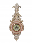 <B>DIVERSOS</b>, um (1) barômetro confeccionado em madeira entalhada a mão por florões e volutas com patina dourada, máquina da marca HUGER, apresentando folga nas laterais e mossa, não testado e sem garantia de funcionamento, medindo 46,5x18cm.