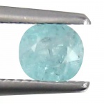 Preciosa Turmalina Paraíba azul neon extra, excepcional qualidade e clareza, clássica lapidação oval brilhante pesando 0.36 cts medindo 4.35 x 4.06 x 3.04 mm. Ótimo investimento para montar uma joia de qualidade. Origem Brasil.