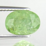 Preciosa Turmalina Paraíba verde neon extra, excepcional qualidade e clareza, clássica lapidação oval brilhante pesando 2.20 cts medindo 9.28 x 6.65 x 5.13 mm. Ótimo investimento para montar uma joia de qualidade. Origem Brasil.