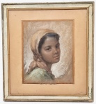 GUERINO GROSSO (RIO CLARO, 1907-1988, SP-SP) - Raríssimo e lindo desenho, executado finamente em técnica mista sobre cartão, representando rara fase do artista: expressiva figura feminina rica em movimentos. Assinada e datada de 1951 no C.I. Mede 20,0 x 25,0 cm. Enquadrado em moldura de madeira da época medindo 35,0 x 38,0 cm. Bom estado de conservação. NOTA SOBRE O ARTISTA: Filho do comerciante italiano Francisco Grosso e sua esposa Florinda, nasceu em 1907 na cidade de Rio Claro e foi o quinto de nove filhos.Tendo se mudado para São Paulo, com a família, em 1918, por falência dos negócios do pai, residiu no bairro da Lapa, e em 1935 se casou com Maria Grosso, pintora não profissional, tendo um filho, Walter.ObraDesde 1917 Guerino Grosso dedicou-se ao desenho e à pintura, tendo iniciado seus estudos com os professores Lúcia Machado e Igino Aquarone, cursando mais tarde a Escola de Belas Artes de São Paulo. Foi chefe do ateliê Arte Fina de Chicago, onde trabalhou por 35 anos.Como sócio-fundador da Associação Paulista de Belas-Artes, atuou várias vezes como membro de júri de seleção e premiação em diversos Salões Oficiais.Suas obras figuram nas pinacotecas de Rio Claro, Jaboticabal, Amparo, São Carlos, Piracicaba, e outras cidades, bem como em muitas coleções particulares no Brasil e no exterior, como Portugal, Itália, Chile, Estados Unidos, Argentina, Canadá e outros.Suas naturezas-mortas são notáveis, bem como suas imagens do bucólico de cidades do interior do Brasil.