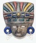 MÉXICO - Déc.80 - Raríssima e expressiva máscara de coleção, executada á mão em cerâmica, adornada por riquíssimo trabalho vibrante. Bom estado de conservação. Mede 28,0 cm de altura x 31,0 cm de largura. 34