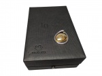 PINGENTE NATURA 10 ANOS EM OURO 18 K TEOR 750 E PRATA DE LEI TEOR 925 COM FINO ACABAMENTO. PRODUZIDO PELA RENOMADA JOALHERIA JULIO OKUBO. PERFEITO ESTADO DE CONSERVAÇÃO, SEM USO. MEDE APROX 2,0 X 1,8 CM. PESO 2.8 G. ACONDICIONADO EM ESTOJO ORIGINAL.