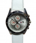 RELÓGIO TOMMY HILFIGER - ELEGANTE MODELO NÚMERO DE SÉRIE TH 03.3.14.0775 - BELA CAIXA DE 40 MM EM AÇO, PULSEIRA NOVA DE COURO DE 20 MM EM AÇO. FUNÇÕES: CRONÓGRAFO, HORAS, MINUTOS, SEGUNDOS E CALENDÁRIO. RESISTÊNCIA Á ÁGUA 5 ATM. MOVIMENTO QUARTZ DE PRECISÃO FUNCIONANDO EM EXCELENTE ESTADO DE CONSERVAÇÃO, ACONDICIONADO EM ESTOJO ORIGINAL.