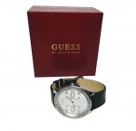 RELÓGIO GUESS - ELEGANTE MODELO NÚMERO DE SÉRIE W11091L1 - BELA CAIXA DE 44 MM EM AÇO DECORADO COM CRISTAIS, PULSEIRA NOVA DE COURO DE 17 MM. FUNÇÕES: HORAS, MINUTOS E SEGUNDOS. MOVIMENTO QUARTZ DE JAPAN PRECISÃO FUNCIONANDO EM EXCELENTE ESTADO DE CONSERVAÇÃO, ACONDICIONADO EM ESTOJO ORIGINAL.