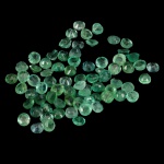 Precioso e raro lote de Belíssimas Esmeraldas, composto por 71 unidades totalizando 4.02 cts, clássica lapidação brilhante medindo aprox 2.3 x 2.3 x 1.0 mm cada. Excelente qualidade e clareza. Oportunidade única para montar uma joia de qualidade. Origem Colômbia.