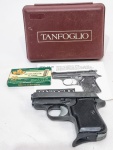 TANFOGLIO - BRESCIA, ITÁLIA - Raríssima pistola automática a gás e salvas (alarme), sem capacidade letal. Modelo GT28 produzida na comuna Gardone Val Trompia. Acondicionada em caixa original com manual e munições de alarme Autuno. Bom estado de conservação, sem teste de uso.