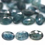 Precioso e raro lote de Belíssimas Safiras azuis esverdeadas, composto por 24 unidades totalizando 15.03 cts , clássica lapidação oval brilhante medindo aprox 4.8 x 5.8 x 2.4 - 4.1 x 6 x 3.1 mm cada . Excelente qualidade e clareza. Oportunidade única para montar uma joia de qualidade. Origem Madagascar, África.