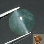 Rara e preciosa Alexandrita cats eye de excelente qualidade e clareza, clássica lapidação oval cabochon pesando 1.43 cts medindo 6.02 x 5.89 x 4.12 mm. ótimo investimento para montar uma joia de qualidade. Origem Sri Lanka.