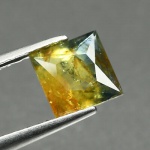 Preciosa e rara Safira bluish green extra de excepcional qualidade e clareza, belíssima lapidação quadrada brilhante, pesando 1.12 cts medindo 5.75 x 5.66 x 3.12 mm. Ótimo investimento para montar uma joia de qualidade. Origem Austrália.