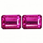 Preciosa par de Granadas Rodolita extra, totalizando 2.07 cts , Excelente qualidade e clareza com lindo brilho e belíssima lapidação esmeralda brilhante medindo 6.23 x 4.53 x 3.21 mm . ótimo investimento para montar uma joia de qualidade . Perfeita . origem Moçambique . Gema preciosa devido a suas dimensões e lapidação.