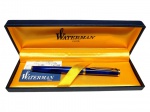 WATERMAN PARIS - Impecável caneta Esferográfica , clássico modelo em laca preciosa azul marmorizada com guarnições em metal espessurado a ouro. Waterman Paris, França. Excelente estado de conservação, discretas marcas de uso. Acondicionada em estojo original com manual.