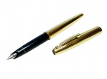 SHEAFFER USA - BELA CANETA TINTEIRO, CLÁSSICO MODELO VINTAGE GOLD FILLED DE COLEÇÃO. CORPO, TAMPA E GUARNIÇÕES EM METAL ESPESSURADO A OURO. USA MEADOS DO SÉCULO XX. EXCELENTE ESTADO DE CONSERVAÇÃO.