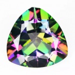 Precioso Topázio místico extra de excepcional qualidade e clareza, belíssima lapidação trillion brilhante, pesando 6.03 cts medindo 12.05 x 12.00 x 6.38 mm. Ótimo investimento para montar uma joia de qualidade. Origem Brasil.