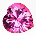 Precioso e lindo Topázio Pink extra de excelente qualidade e clareza IF, belíssima e rara lapidação coração brilhante, pesando 7.64 cts medindo 12.02 x 11.86 x 8.08 mm. Ótimo investimento para montar uma joia de qualidade. Origem Brasil.