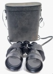 ITÁLIA - OPTIRAMIC - Binóculo não prismático de ótima manufatura italiana, acondicionado em estojo original. Bom estado de conservação. Mede 16,5 cm de altura.