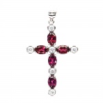 MAGNIFICO PINGENTE CRUZ EM PRATA ESPESSURADA A OURO BRANCO, DESIGN MODERNO EXCLUSIVO DE EXCEPCIONAL OURIVESARIA COM PRECIOSA CRAVAÇÃO DE GRANADAS RODOLITA DE 5.0 X 4.0 MM, CLÁSSICA LAPIDAÇÃO OVAL BRILHANTE, ADORNADAS POR RICO TRABALHO COM ZIRCONIAS DE 2.5 MM LAPIDAÇÃO BRILHANTE. PERFEITO ESTADO DE CONSERVAÇÃO , SEM USO . ORIGEM ÁFRICA. MEDE 4,0 X 2,4 CM.