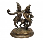 BELA ESCULTURA EM BRONZE DE EXCELENTE FUNDIÇÃO REPRESENTANDO SHIVA E PARVATI DANÇANDO. ESCULTURA RICA EM DETALHES, MOVIMENTO E ACABAMENTO. ÍNDIA INICIO DO SEC XX. ÓTIMO ESTADO DE CONSERVAÇÃO. MEDE APROX 18 X 14 X 8,0 CM.