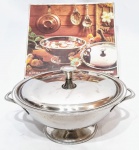 MERIDIONAL - COLEÇÃO ITAMARATY - Elegante sopeira, feita em aço nobre inoxidável de ótima fundição, 1.8L de capacidade. Design exclusivo. Perfeito estado de conservação. Mede 14,5 cm de altura x 24,5 cm de diâmetro da borda. Acondicionada em caixa original.