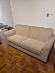 Sofá de sala. Med: 195 x 80 cm ( Retirada na Tijuca, somente com agendamento prévio )