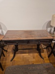 Mesa console anos 1940 em madeira jacarandá, com duas gavetas e tampo extensível. Med: 120 x 50 cm / 100 x 80 cm ( Retirada na Tijuca, somente com agendamento prévio )