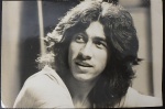 Fotografia Antiga do Cantor Fágner no inicio de sua carreira, ainda jovem e com cabelos longos. Dec.70, Med. 16cm x 24cm