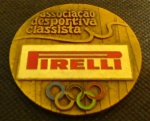 Medalha da Associação Desportiva Classista Pirelli com os aros das olimpíadas no verso confeccionada pela EsmaltArte. Diam 6 cm