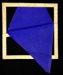 Luciano Figueiredo (Fortaleza CE 1948) " Relevo Azul". Técnica mista.  objeto de parede. med 39,5 cm x 31 cm. Marcas do tempo. No estado.  Acervo Romaric Buel.