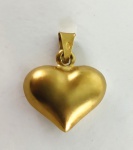 Pingente coração em ouro amarelo 18k 750. Peso 1,9 gr. Med. 2 x 2 cm