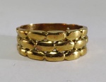 Anel em ouro amarelo 16 k . Peso 6,4 gr Aro 18