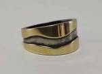 Anel em ouro branco 18 k . Peso 10,8 gr Aro 20