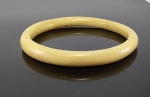 Pulseira em marfim . Med. 8 cm diam